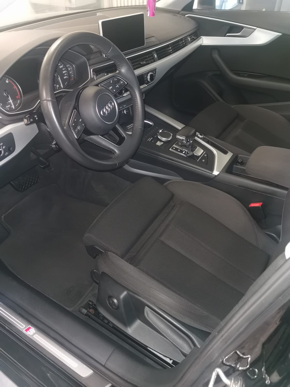 Professionell aufbereitetes Interieur - Nachher